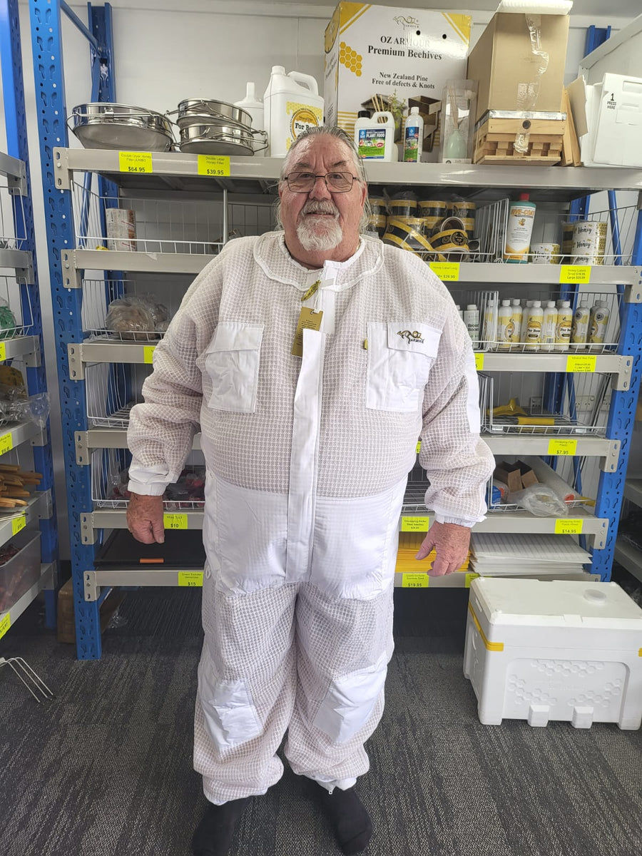 Oz Armour 3-Layer Ventilated Beekeeping Suit With Fencing Veil And Round Hat