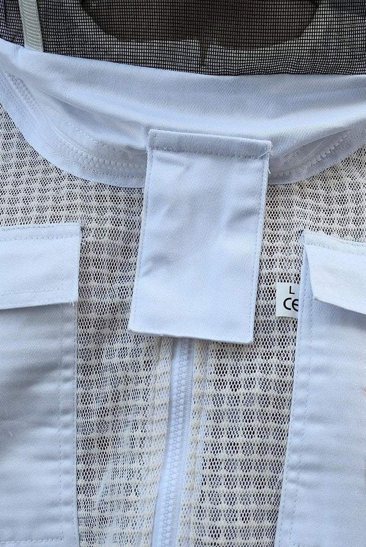 Close-up of OZ APIARIST beekeeping suit collar and zipper