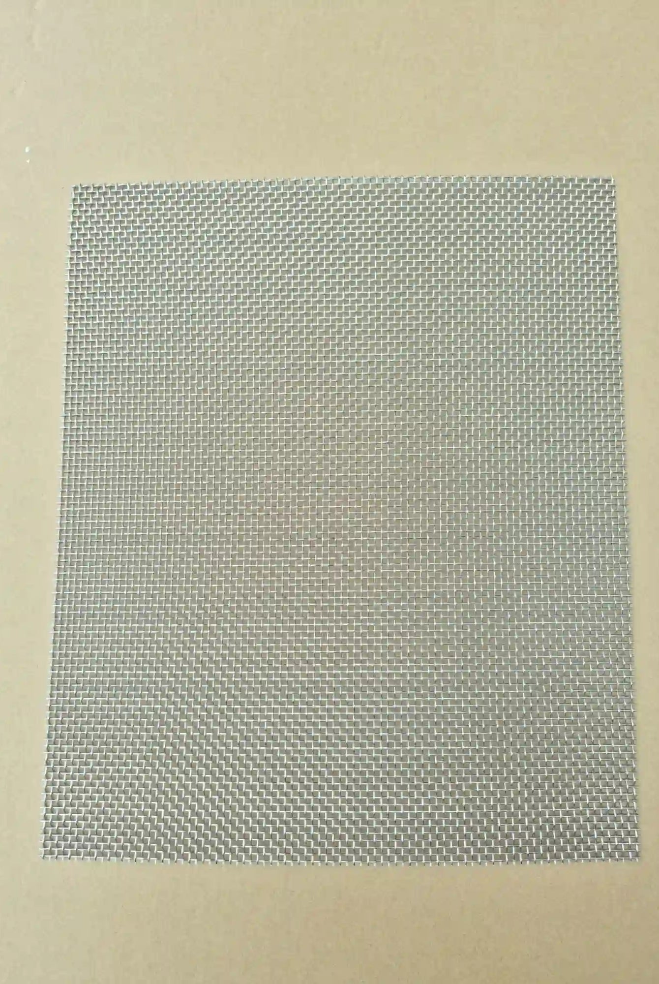 Stainless steel mesh sheet for beekeeping bottom boards