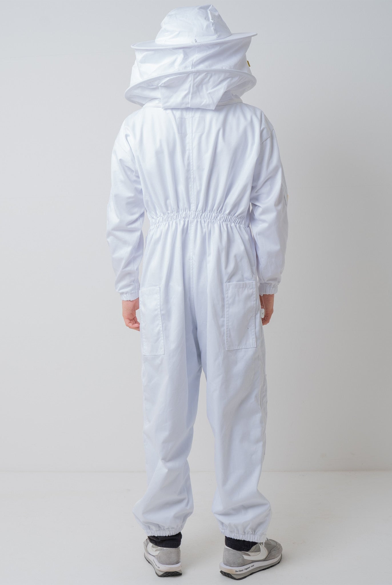 OZ Armour Beekeeping Suit with Fencing Veil – Packaged for convenience and protection.